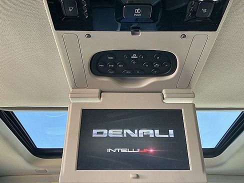 Used 2018 GMC Yukon XL Denali w/ Open Road Package image 18