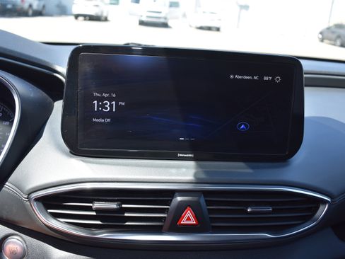 Used 2023 Hyundai Santa Fe SEL image 20