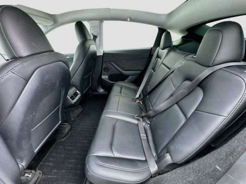 Used 2023 Tesla Model Y Performance AWD/4WD image 16