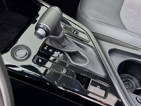 Certified 2023 Kia Niro EX Touring image 17