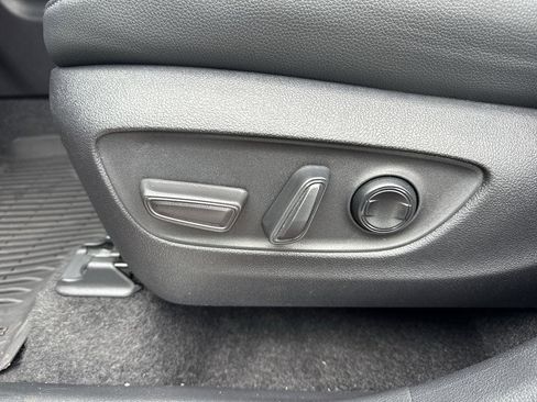 Used 2025 Toyota Grand Highlander AWD image 12