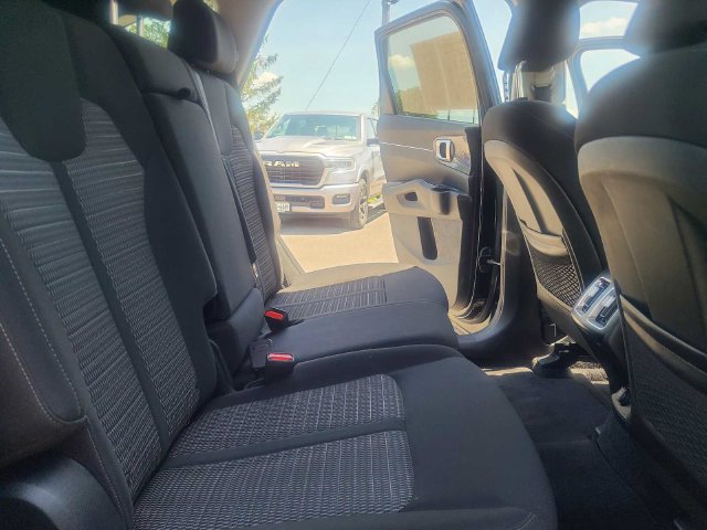 Used 2023 Kia Sorento LX AWD/4WD image 21