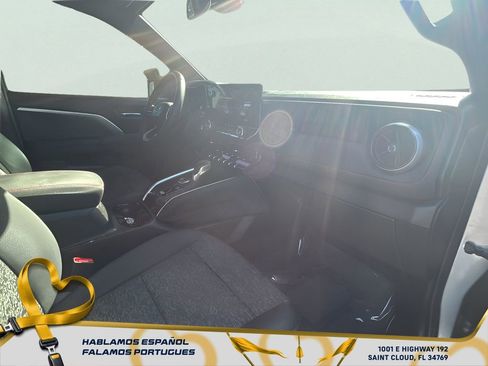 Used 2024 Chevrolet Colorado Z71 w/ Z71 Convenience Package 2 image 31