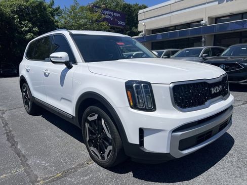 Used 2024 Kia Telluride EX w/ EX Captain's Chair Package FWD image 7
