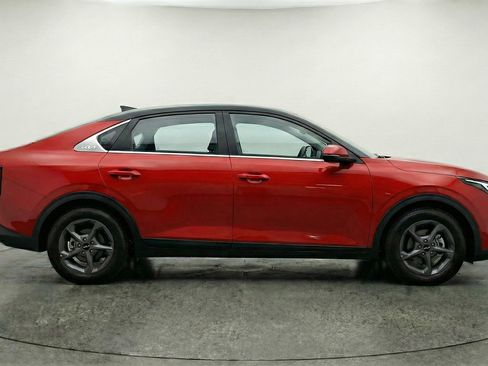 Used 2025 Kia K4 LXS image 11