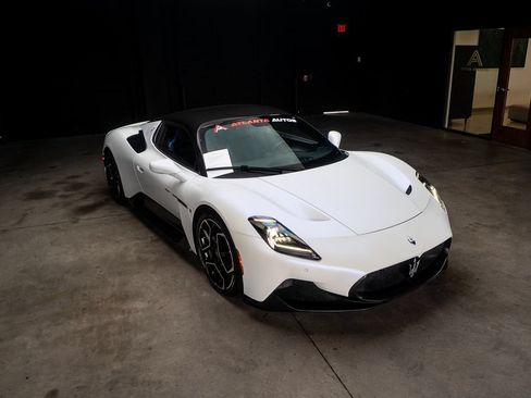 Used 2022 Maserati MC20 Coupe RWD image 13