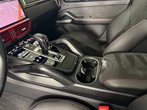 Certified 2021 Porsche Cayenne GTS AWD/4WD image 23