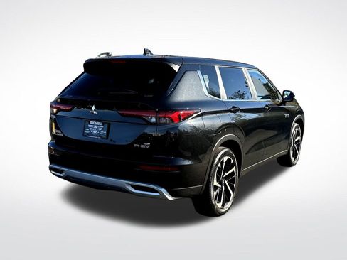 Used 2023 Mitsubishi Outlander SE image 7