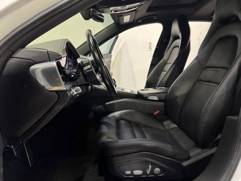 Used 2017 Porsche Panamera 4S image 12
