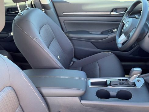 New 2025 Nissan Altima 2.5 SV image 12