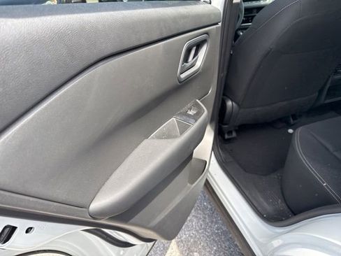 Used 2025 Nissan Rogue S FWD image 22