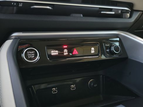 Used 2025 Audi Q5 Prestige AWD/4WD image 27
