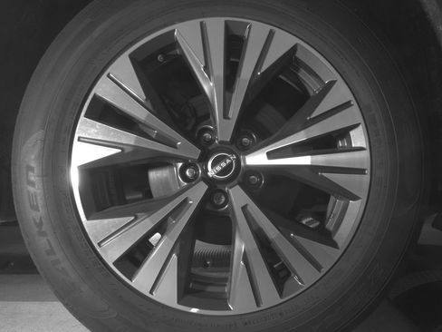 Used 2023 Nissan Rogue SV FWD image 14