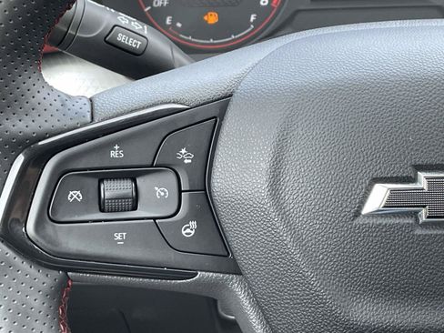 Used 2025 Chevrolet Trax RS w/ Driver Confidence Package FWD image 31