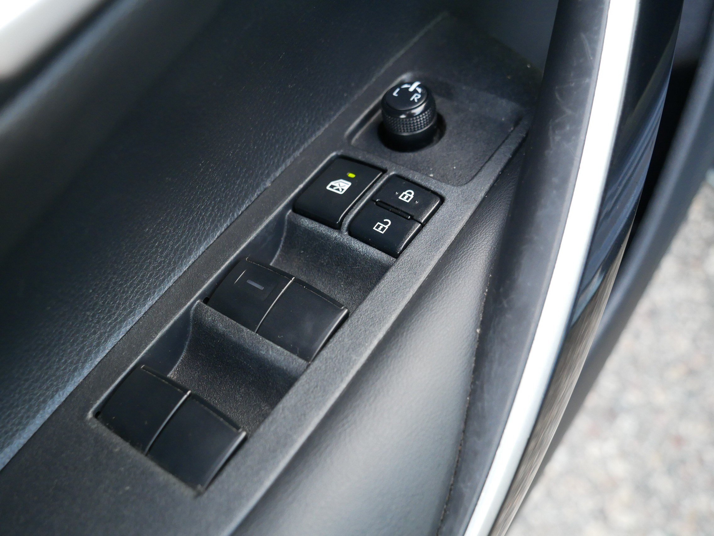 Used 2023 Toyota Corolla XSE w/ Carpet Mat Package (TMS) FWD image 19