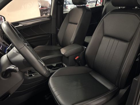 Used 2022 Volkswagen Tiguan SE R-Line FWD image 15
