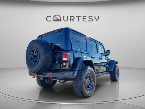 Used 2021 Jeep Wrangler Unlimited Rubicon w/ Xtreme Recon 35" Tire Package image 3