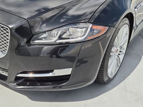 Used 2017 Jaguar XJ L Supercharged image 10