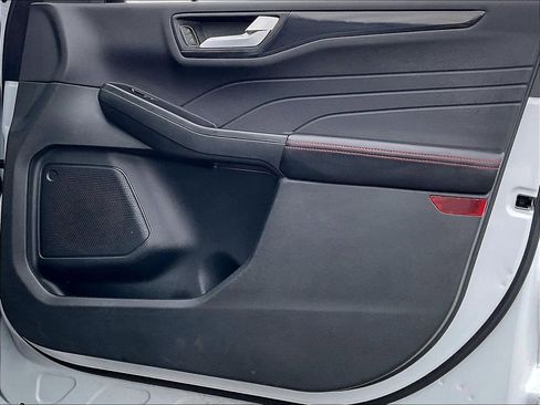 Used 2025 Ford Escape ST-Line Select AWD/4WD image 11