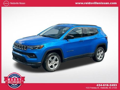Used 2024 Jeep Compass Latitude AWD/4WD image 1