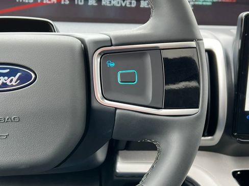 New 2026 Ford Expedition Active image 23