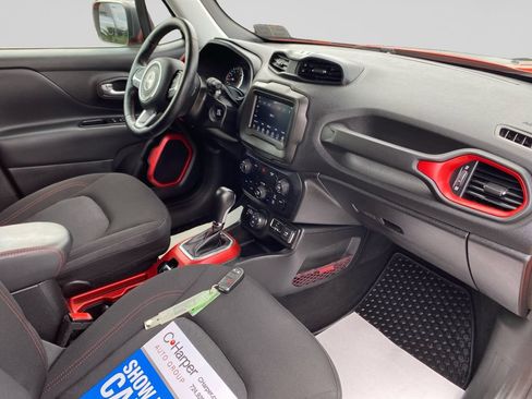 Certified 2018 Jeep Renegade Trailhawk w/ Cold Weather Group II AWD/4WD image 10