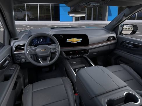 New 2026 Chevrolet Suburban Premier AWD/4WD image 16