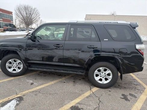 Used 2017 Toyota 4Runner SR5 Premium image 4