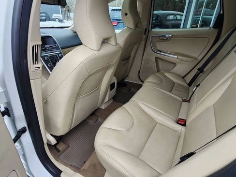 Used 2015 Volvo XC60 T6 Platinum image 11