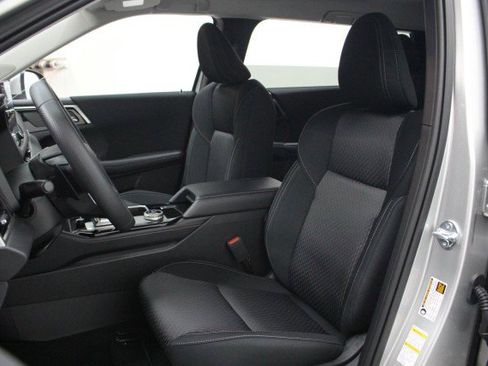 New 2026 Mitsubishi Outlander ES image 7