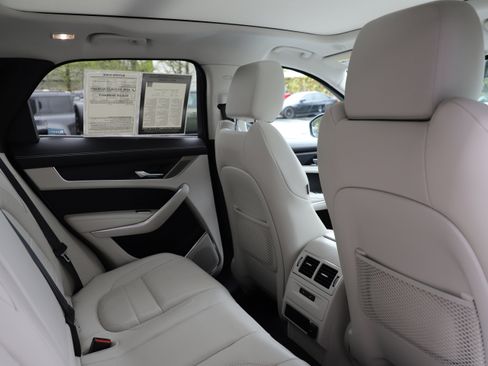 Certified 2023 Jaguar F-PACE R-Dynamic S AWD/4WD image 10