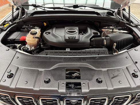 Used 2023 Jeep Grand Cherokee Limited w/ Luxury Tech Group II image 28