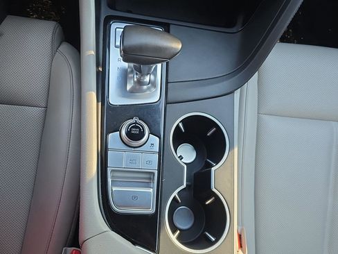 Used 2023 Genesis G70 2.0T image 20