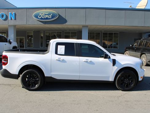 Used 2024 Ford Maverick Lariat w/ Black Appearance Package image 2