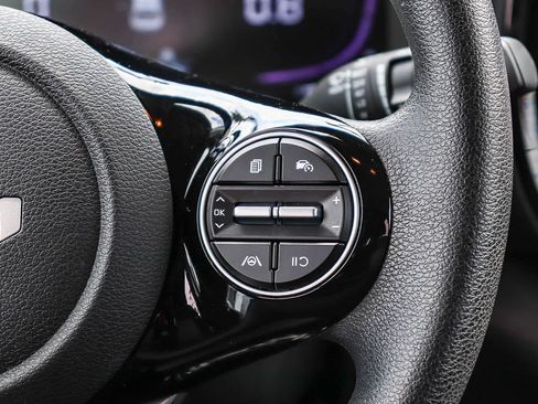 Used 2023 Kia Soul S FWD image 19