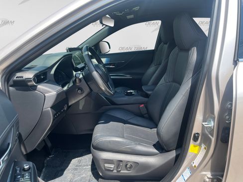 Used 2021 Toyota Venza Limited w/ Advanced Technology Package AWD/4WD image 9
