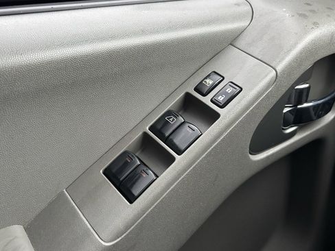 Used 2021 Nissan Frontier SV w/ Midnight Edition Floor Mats RWD image 8