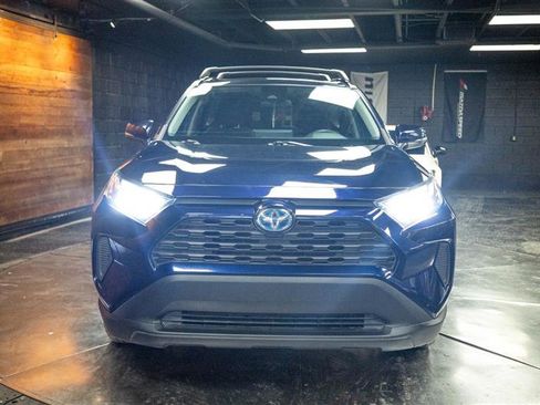 Used 2022 Toyota RAV4 XLE w/ Convenience Package AWD/4WD image 4
