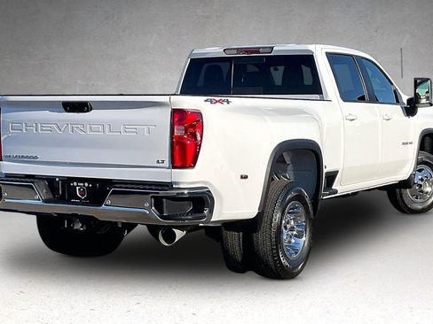 Used 2025 Chevrolet Silverado 3500 LT w/ Safety Package AWD/4WD image 36