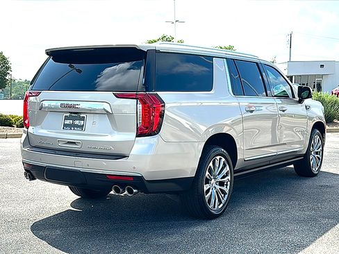 Used 2021 GMC Yukon XL Denali w/ Denali Premium Package RWD image 8