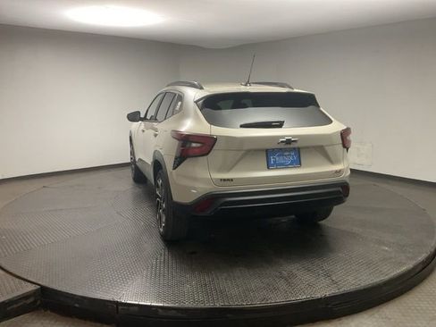 New 2026 Chevrolet Trax RS w/ Driver Confidence Package image 5