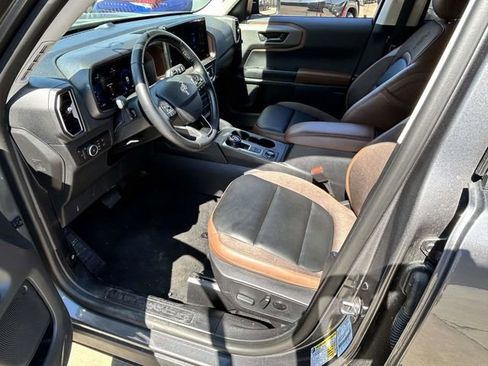 Used 2025 Ford Bronco Sport Outer Banks image 11