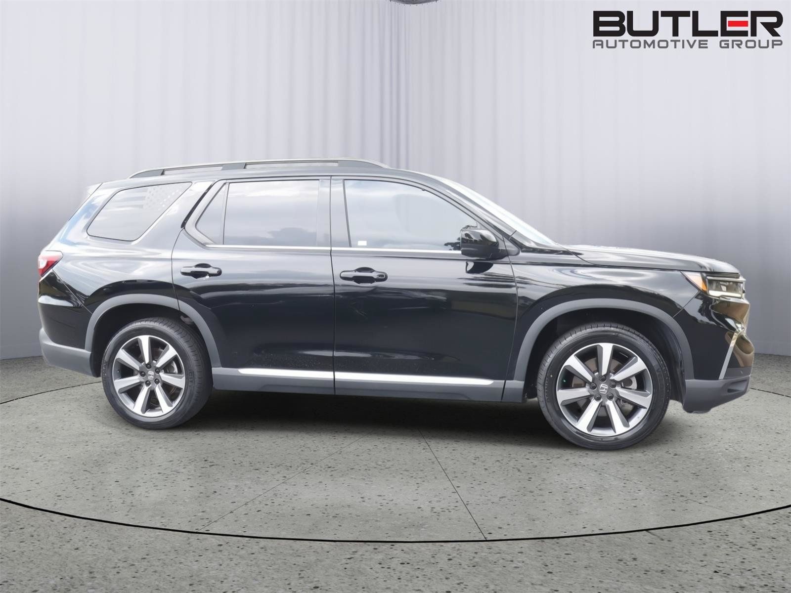 Used 2023 Honda Pilot Touring image 8