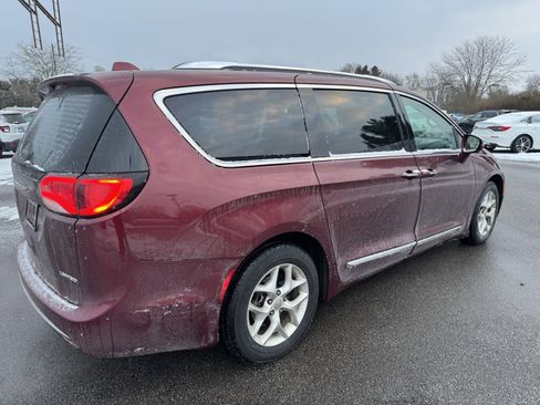 Used 2020 Chrysler Pacifica Limited image 6