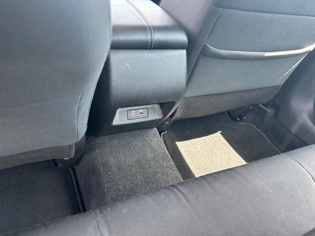 Used 2025 Nissan Altima 2.5 SV FWD image 38