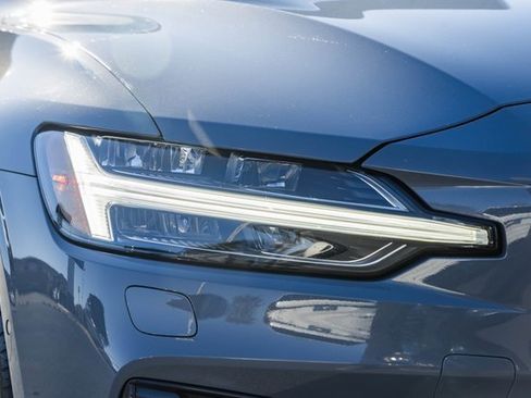 Used 2023 Volvo S60 T8 Plus image 12