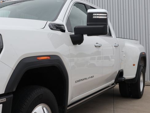 Used 2024 GMC Sierra 3500 Denali Ultimate AWD/4WD image 10