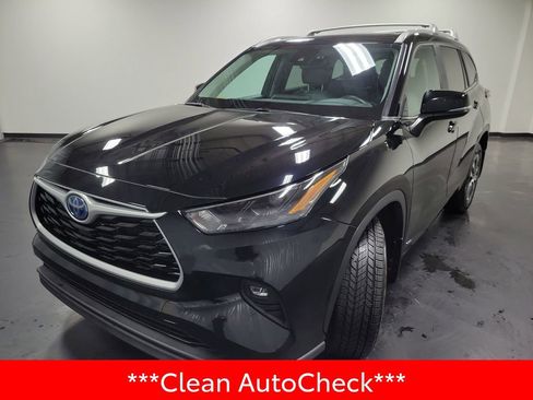 Used 2023 Toyota Highlander XLE image 4
