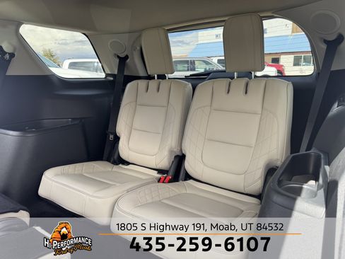 Used 2018 Ford Explorer Platinum image 45