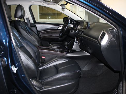 Used 2018 MAZDA MAZDA3 Touring image 18